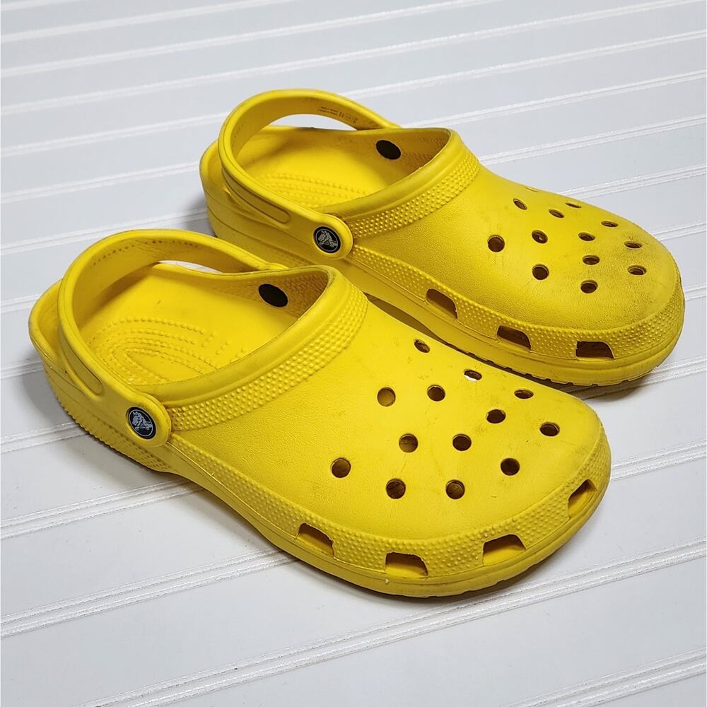 Crocs Unisex Adult Classic Yellow Clogs/Sandals Size 9 Women's/11 Men's
